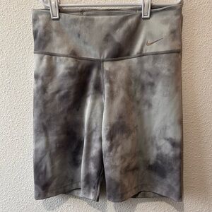 Nike Women's Biker Shorts